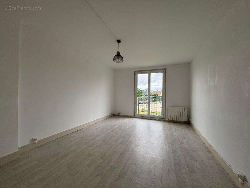 À Vendre à Lacroix St Ouen , Appartement vendu loué - photo 2
