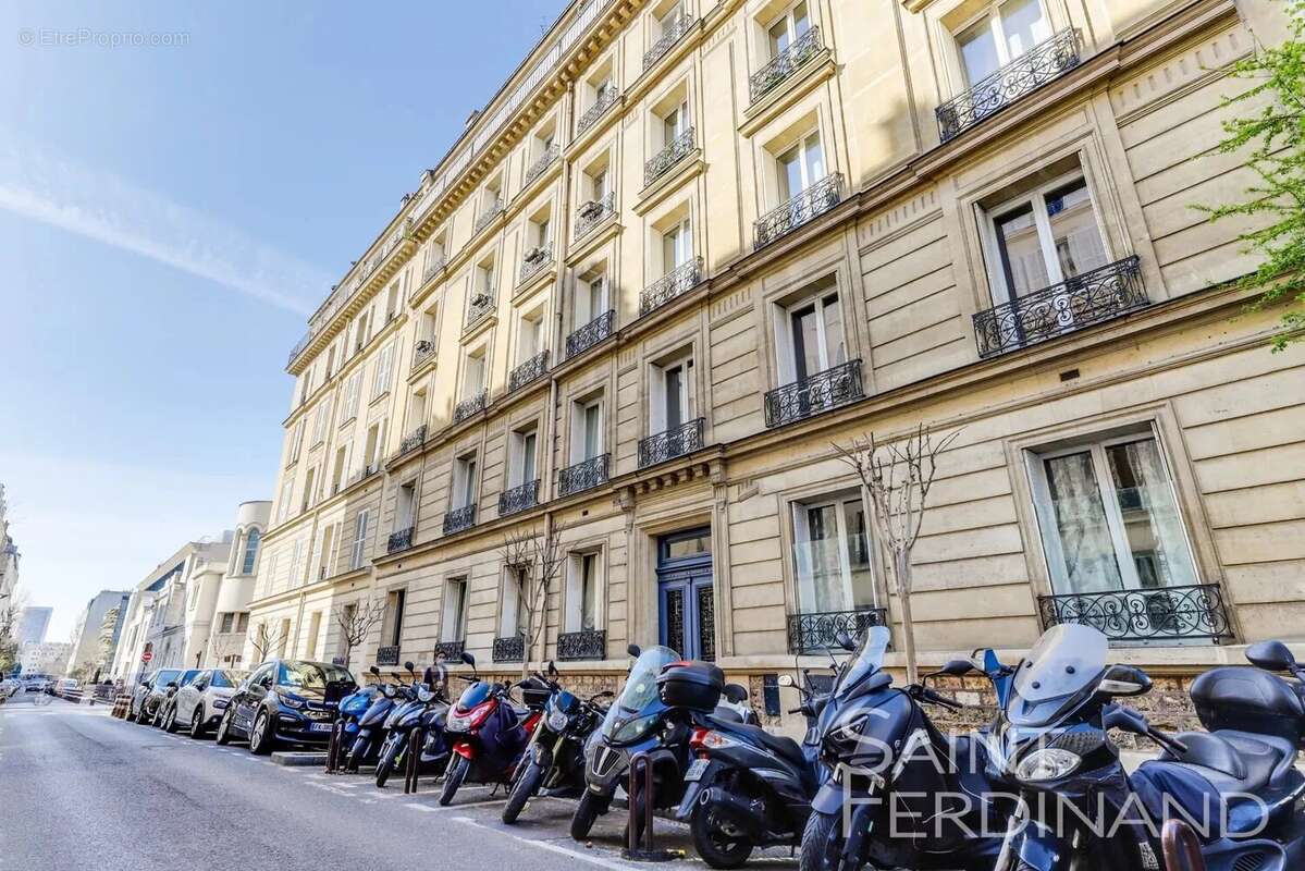 Appartement à NEUILLY-SUR-SEINE