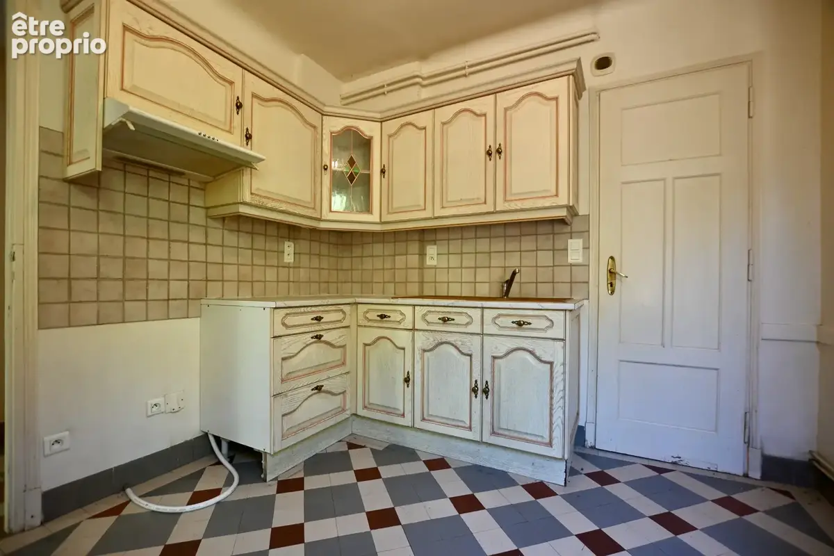 À Avallon, vaste propriété de charme avec parc arboré et potentiel familial ou locatif - photo 11