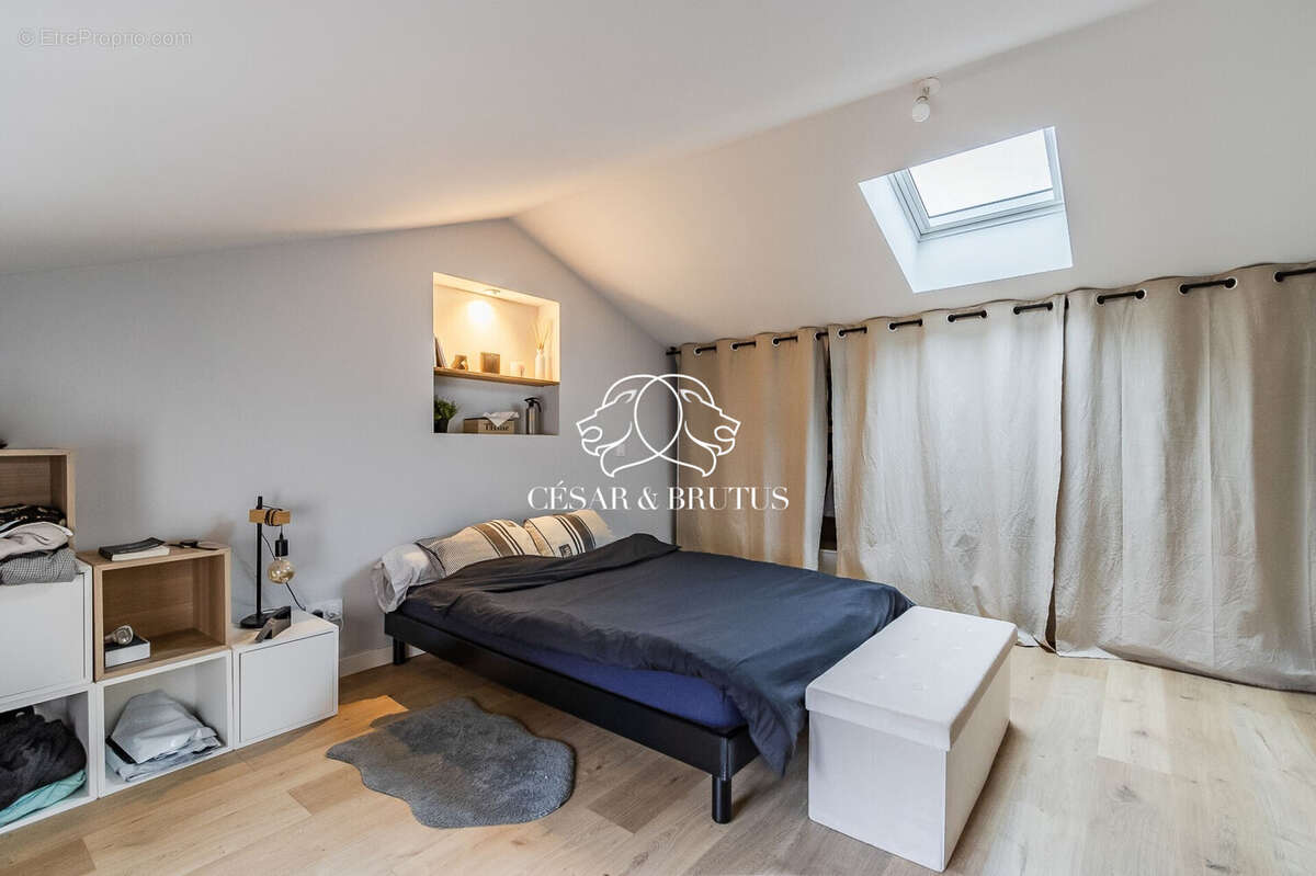 Appartement à L'ARBRESLE
