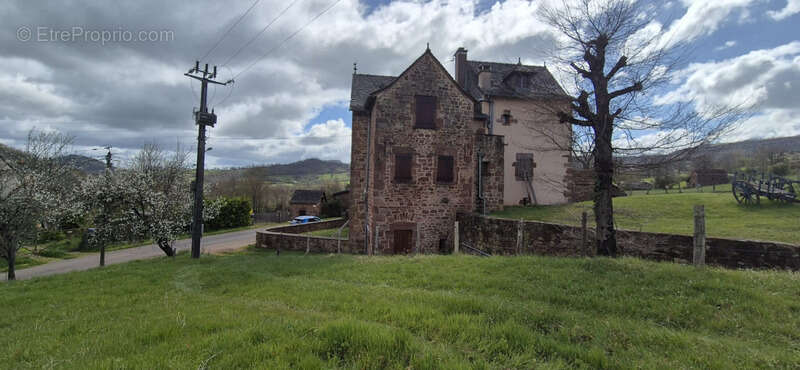Maison à SAINT-CHRISTOPHE-VALLON
