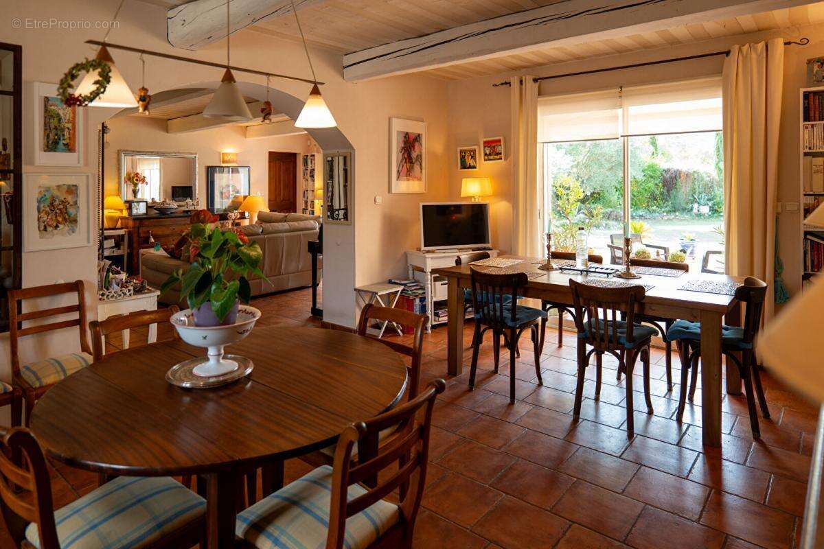 Maison à MONTBOUCHER-SUR-JABRON