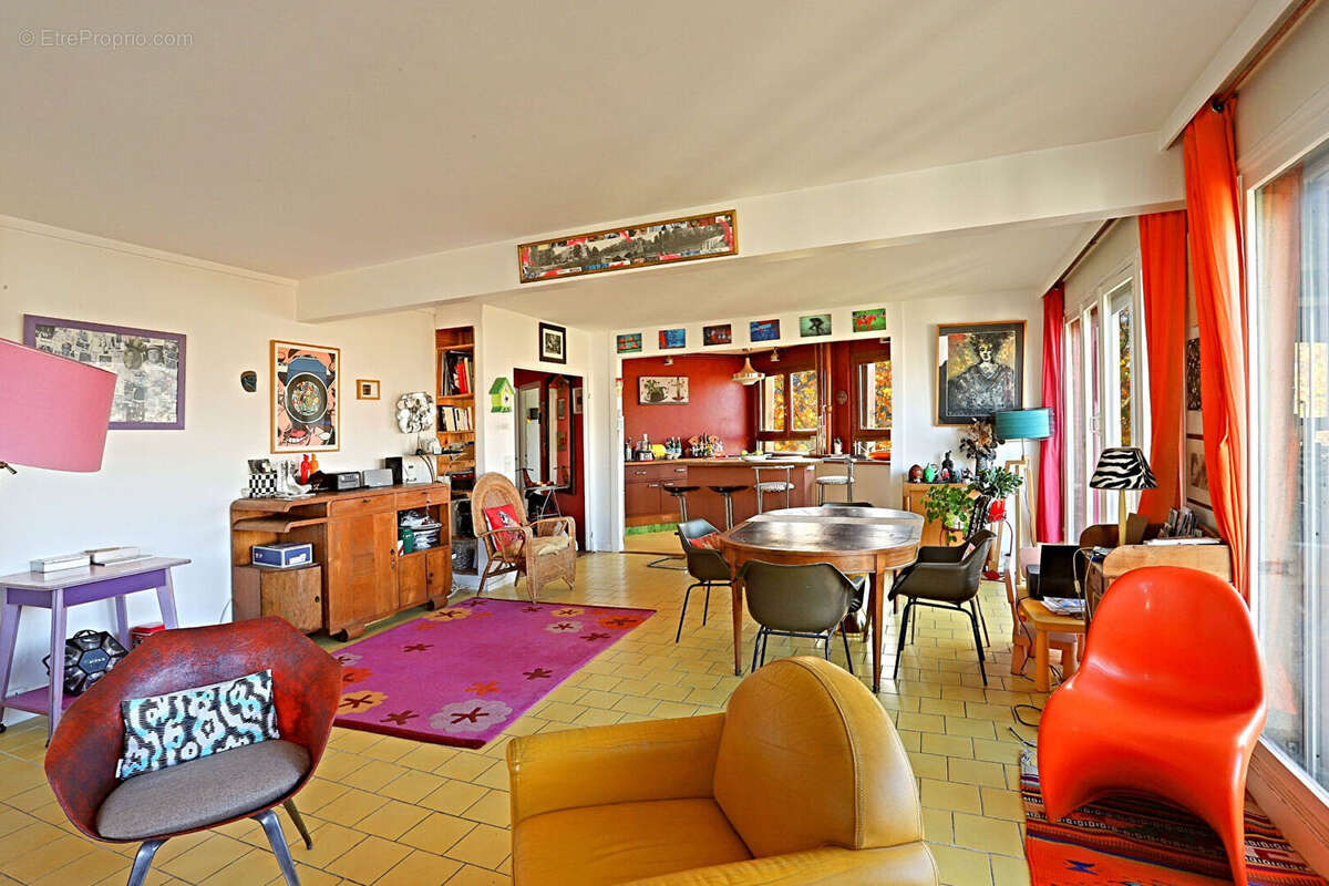 Appartement à PARIS-18E