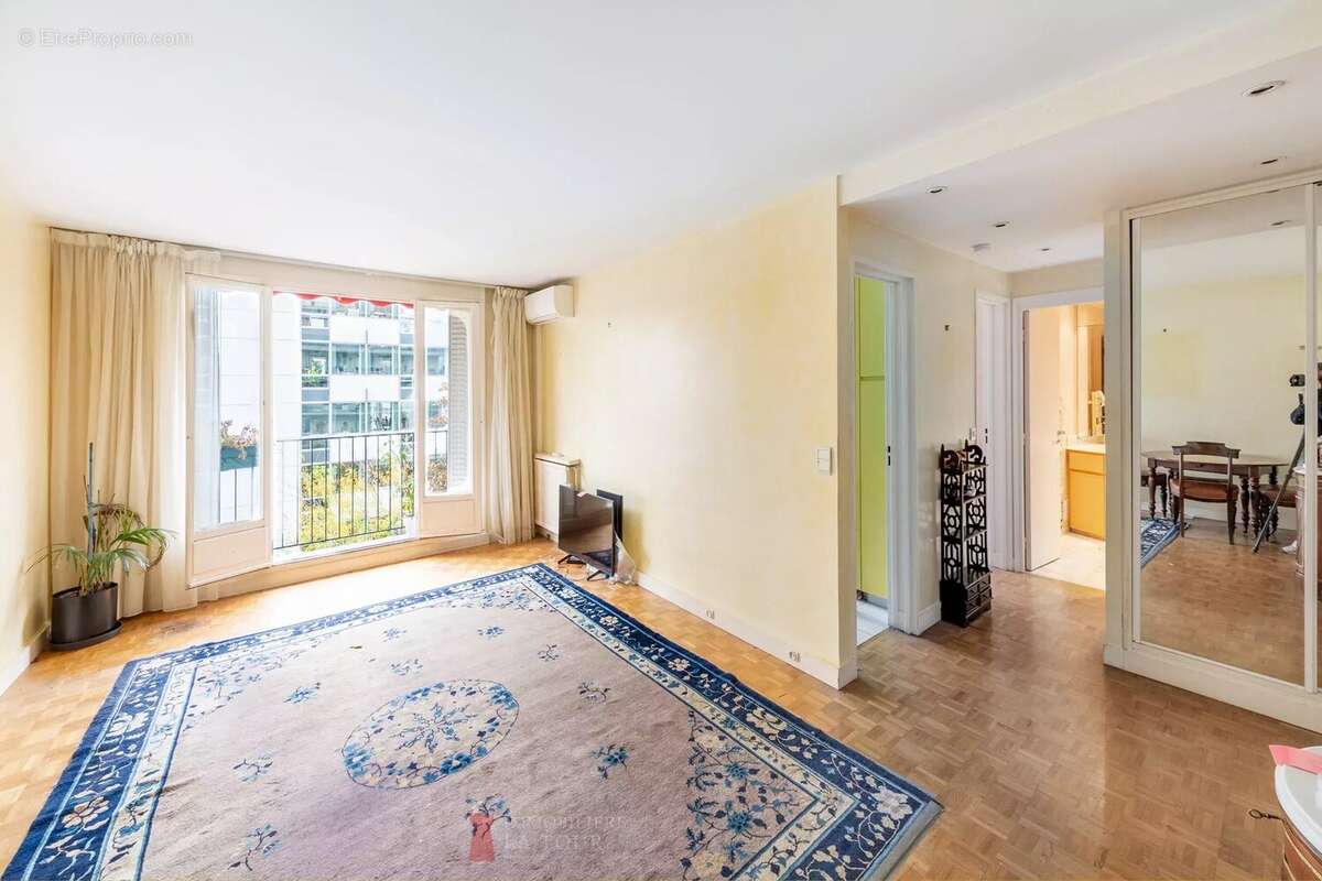 Appartement à PARIS-15E
