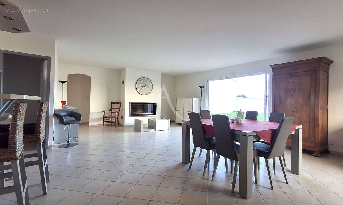 Maison à SAINT-MEDARD-D'AUNIS