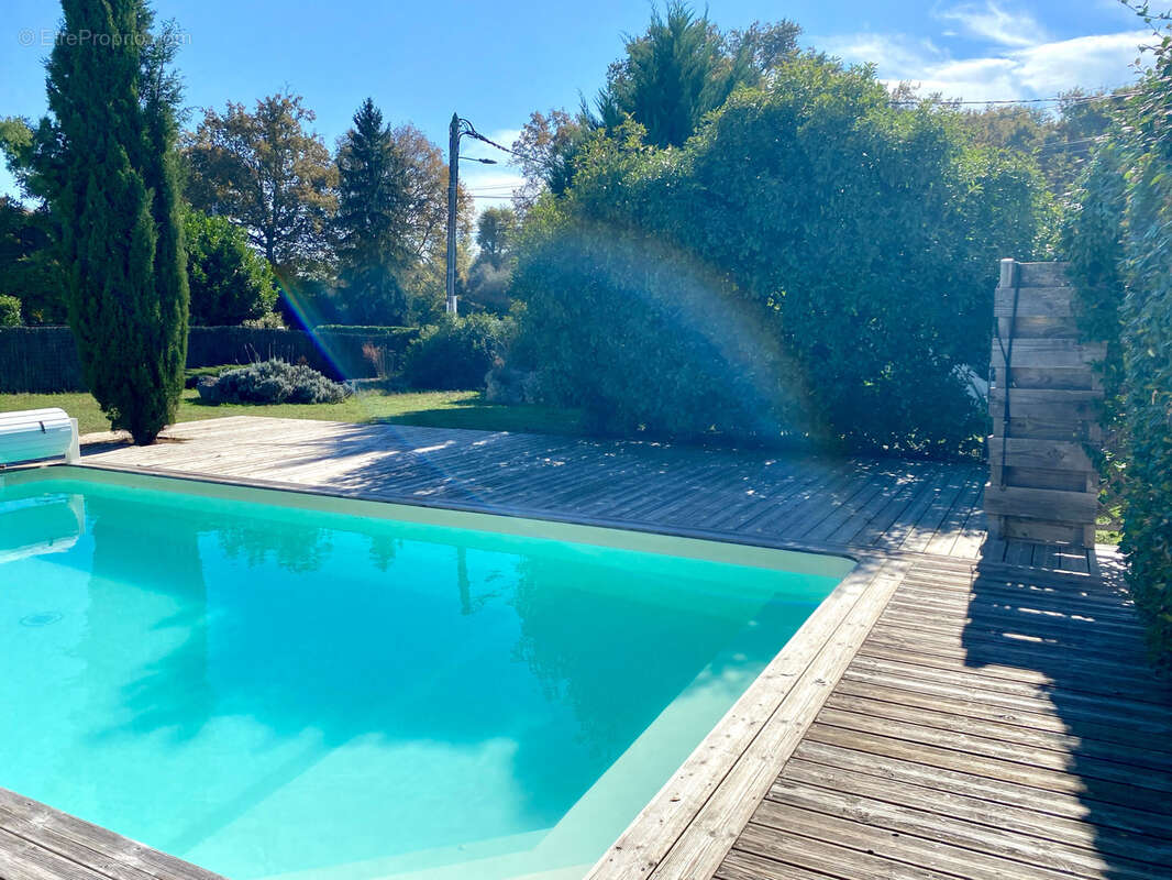 Maison à PUJOLS-SUR-CIRON