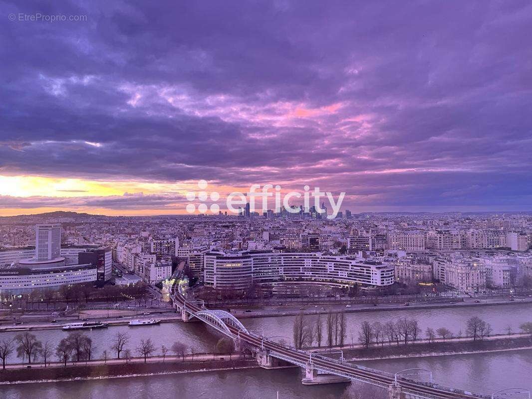Appartement à PARIS-15E