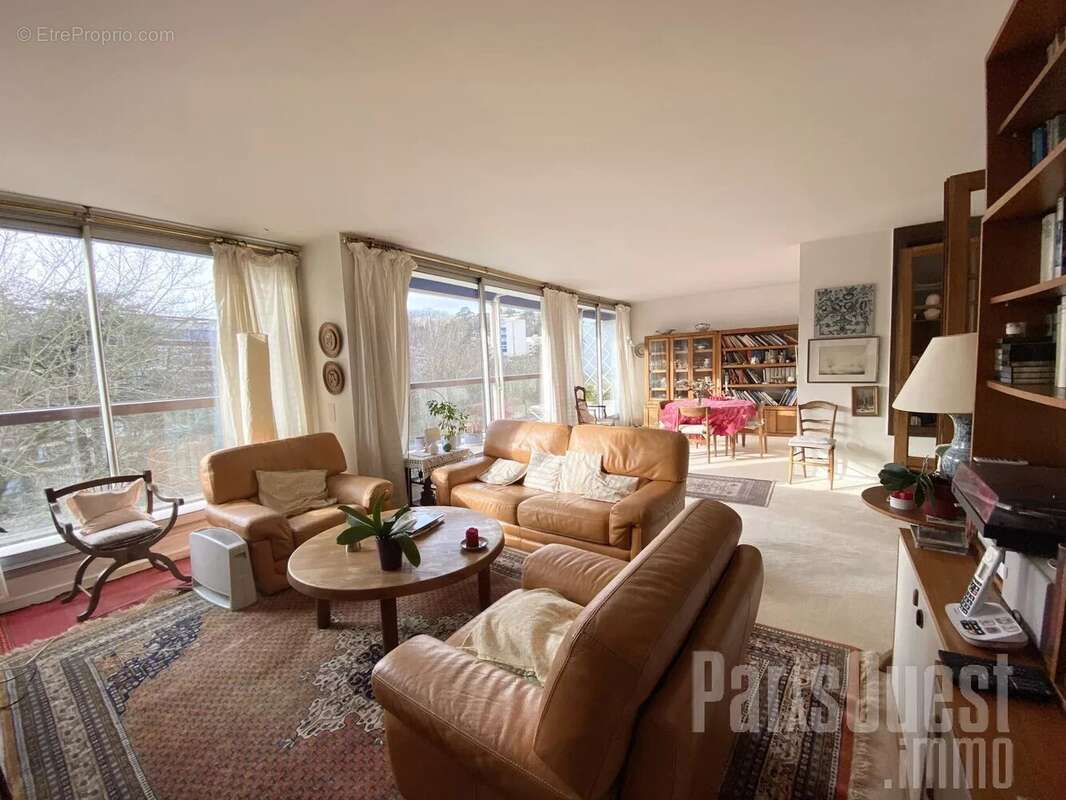 Appartement à VILLE-D'AVRAY