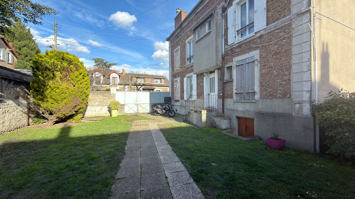 Appartement à CORBEIL-ESSONNES