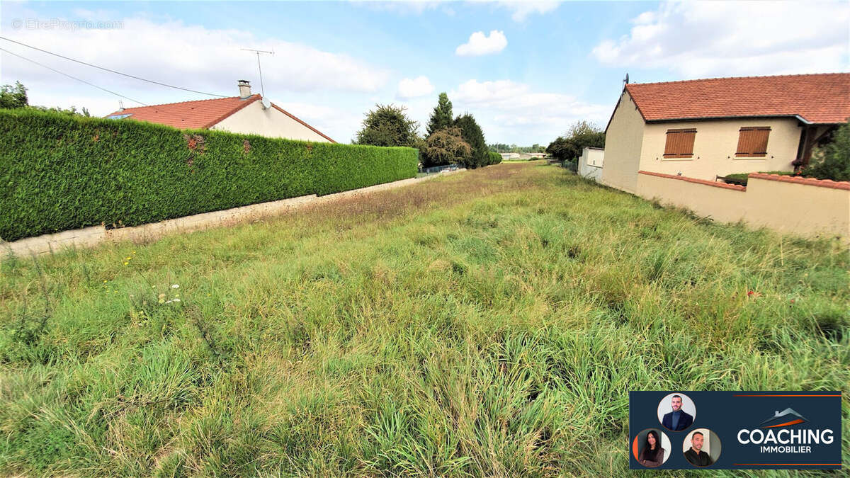 Terrain 1238 m² à Pringy  - photo 3