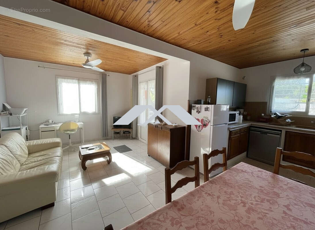 Maison 75 m² à Le Tampon  - photo 6