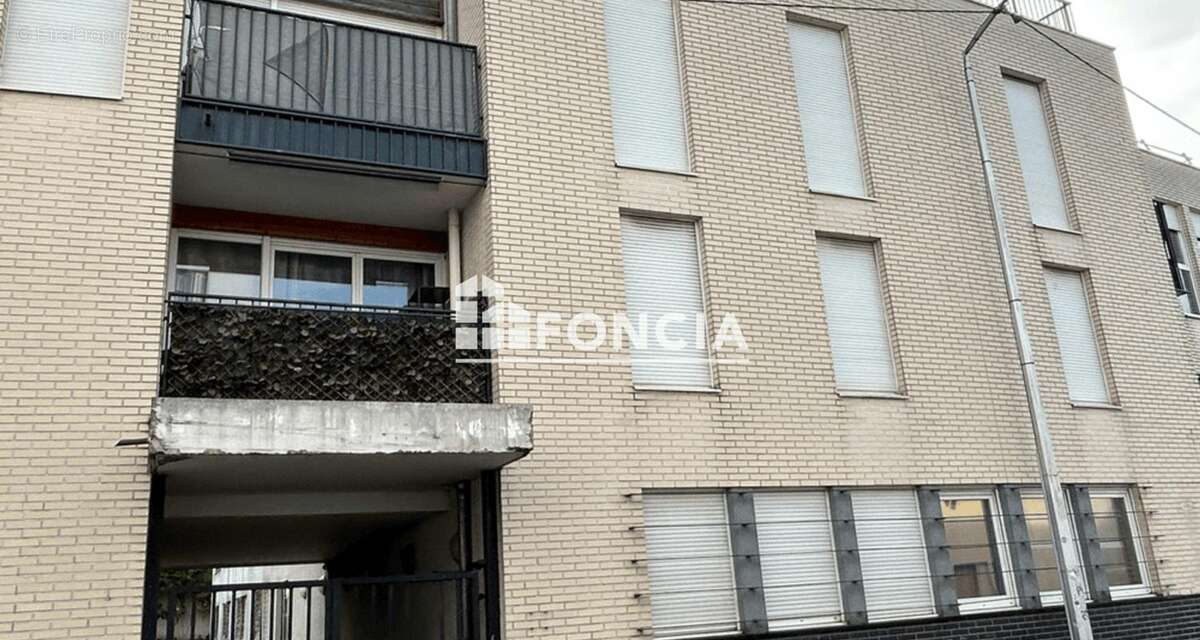 À deux pas du métro Mairie d'Aubervilliers (Ligne 12) et du RER B - photo 3