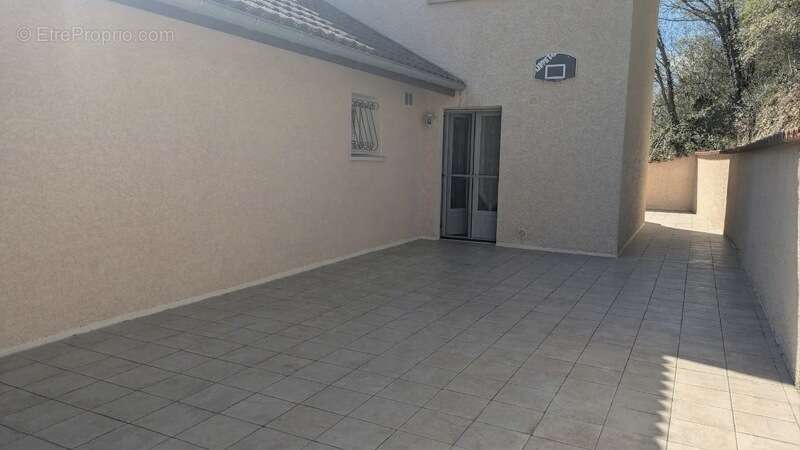 Maison à LA TOUR-DU-PIN