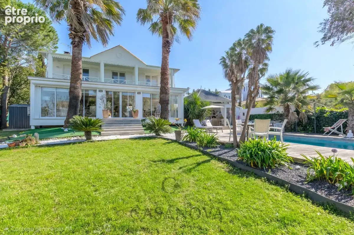 Montpellier Est. Superbe villa de 280m² avec piscine, garage et dépendances. - photo 2