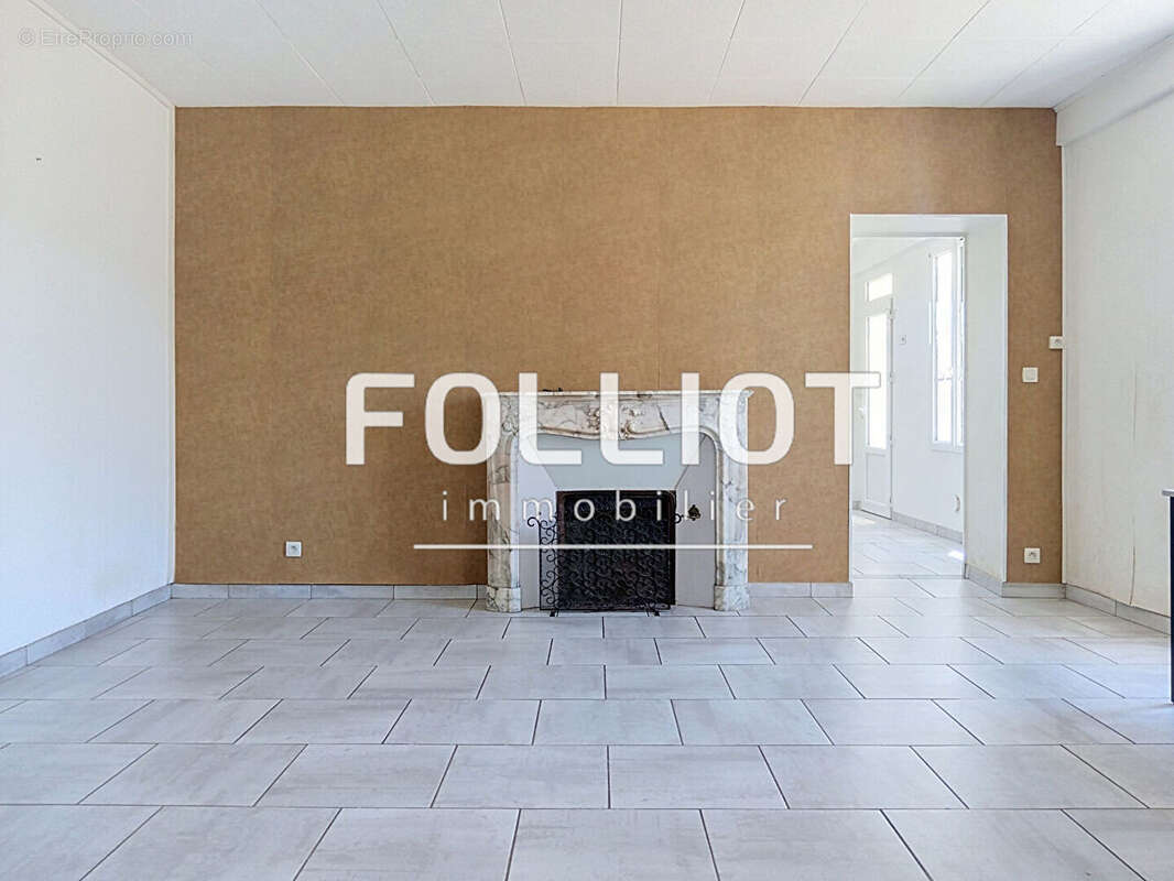 A VENDRE Maison Saint-Lô                                                                             9 pièce(s) 230 m2 - photo 5