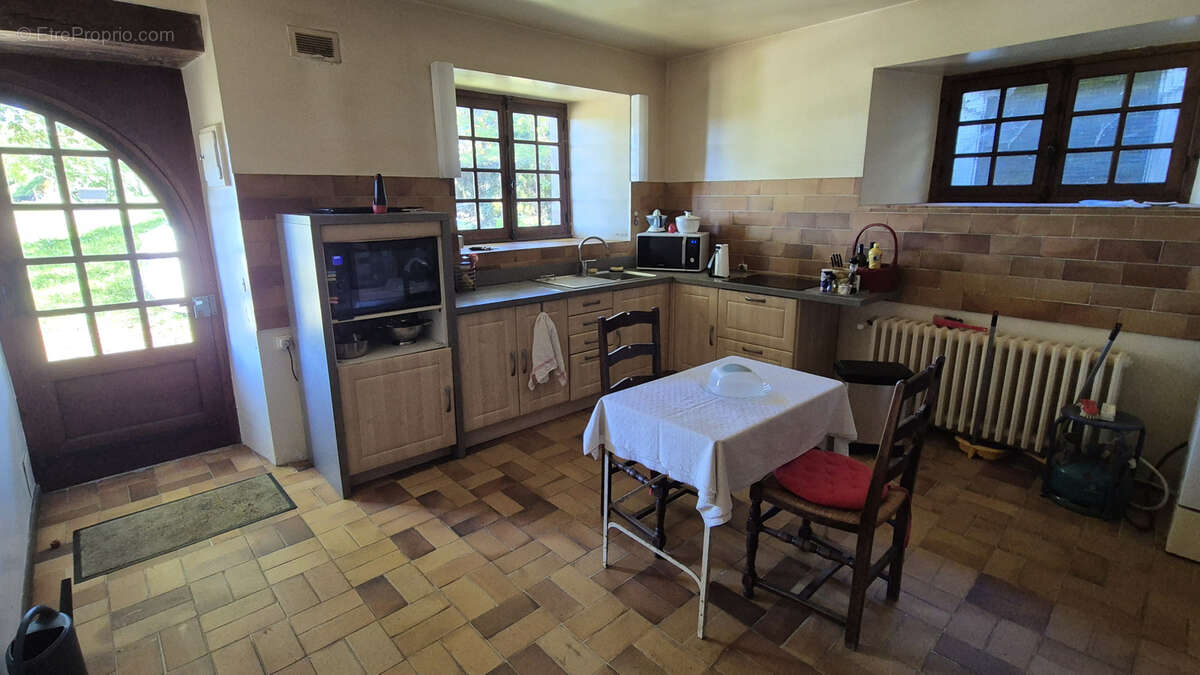 Maison à SAINT-CERNIN