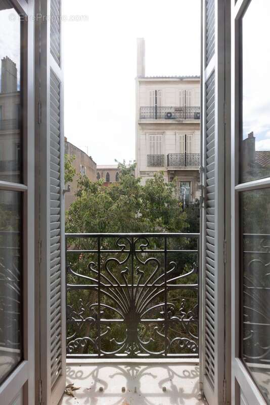 Appartement à MARSEILLE-1E