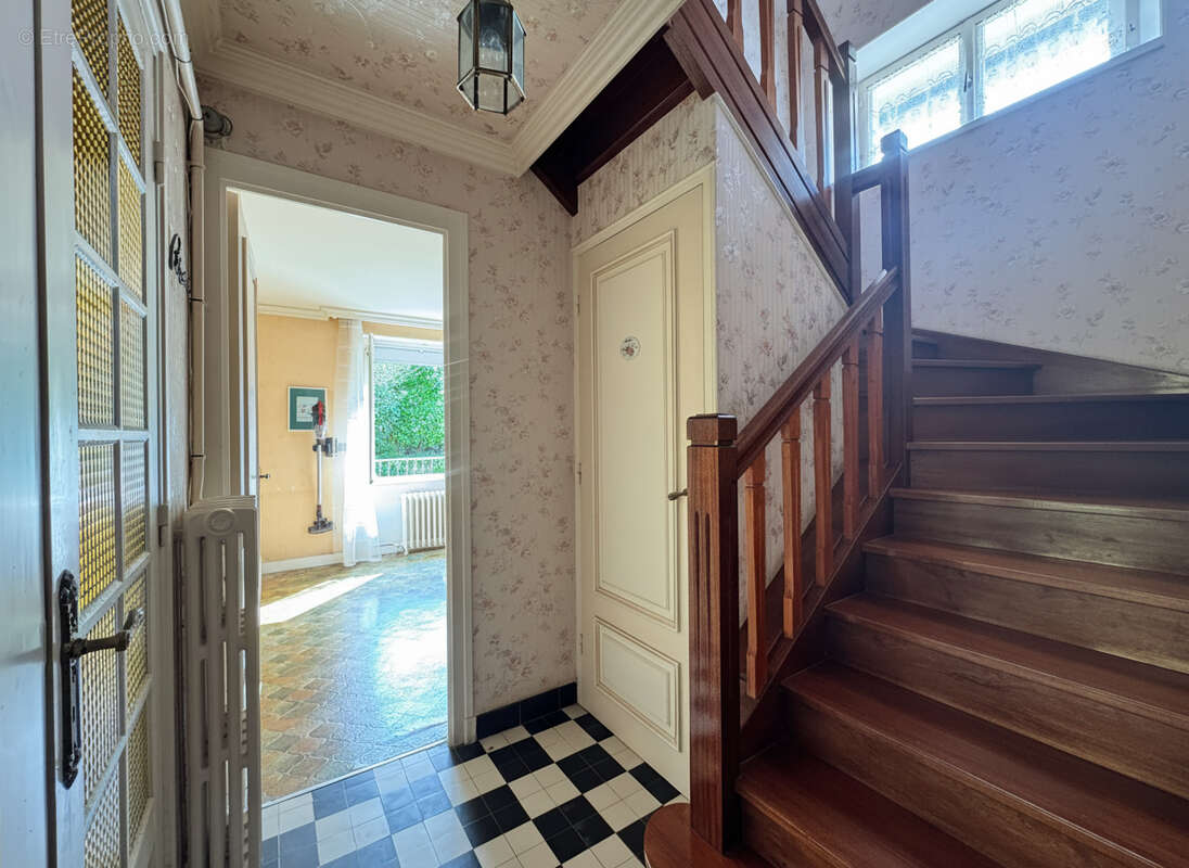 Maison à SAINT-THONAN