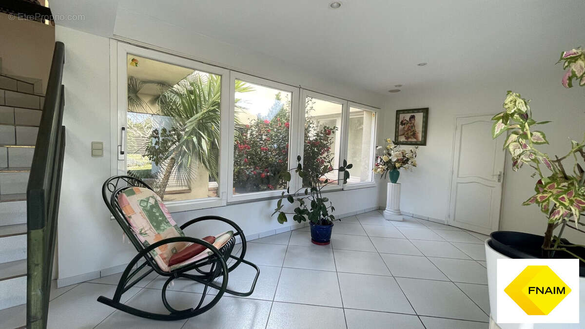 Maison 285 m² à Laroque-Timbaut  - photo 5