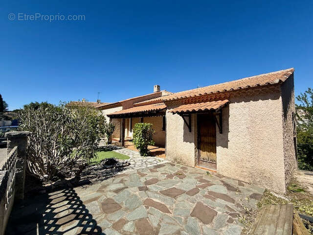 Maison à CARNOUX-EN-PROVENCE