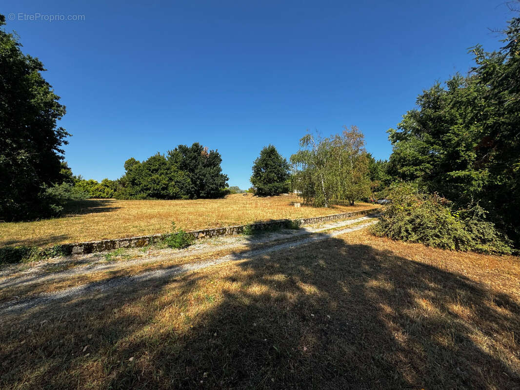 Maison de 222m2 avec terrain de 5712m2 - photo 6