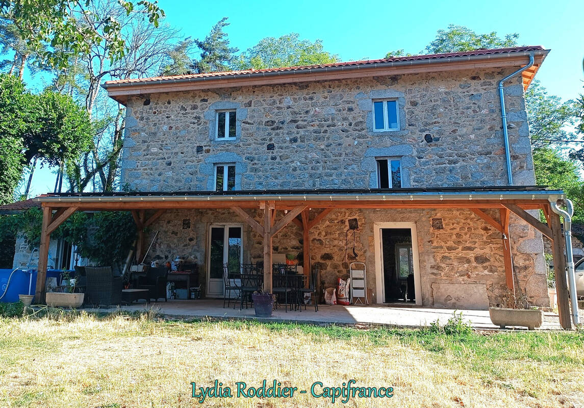 Maison à SAINT-VICTOR-MONTVIANEIX
