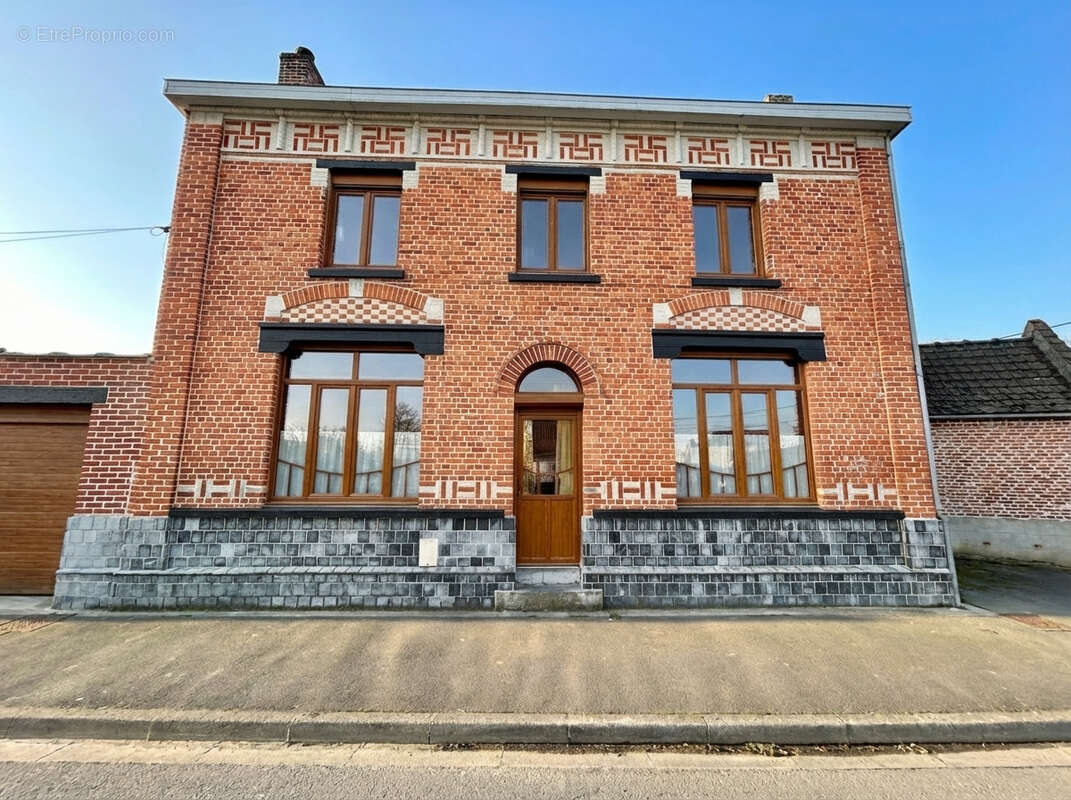 Maison à GONDECOURT