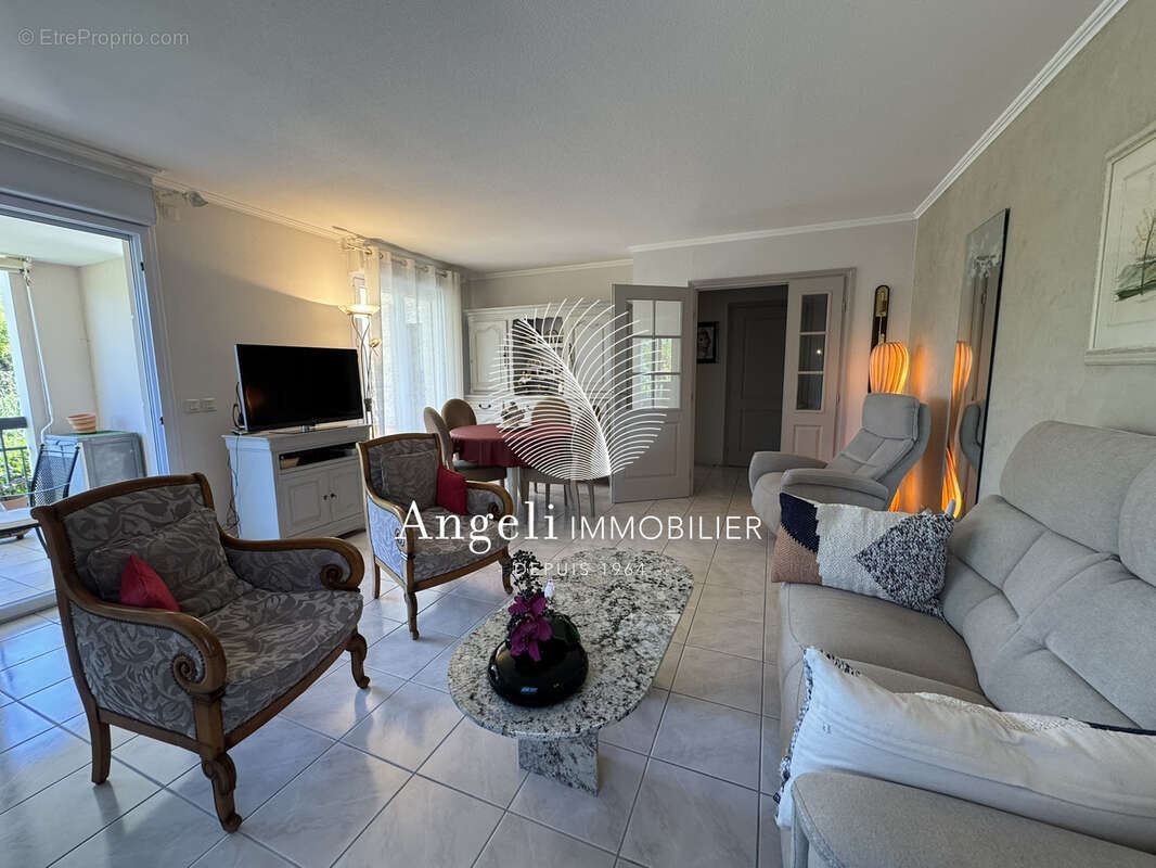 Appartement à FREJUS