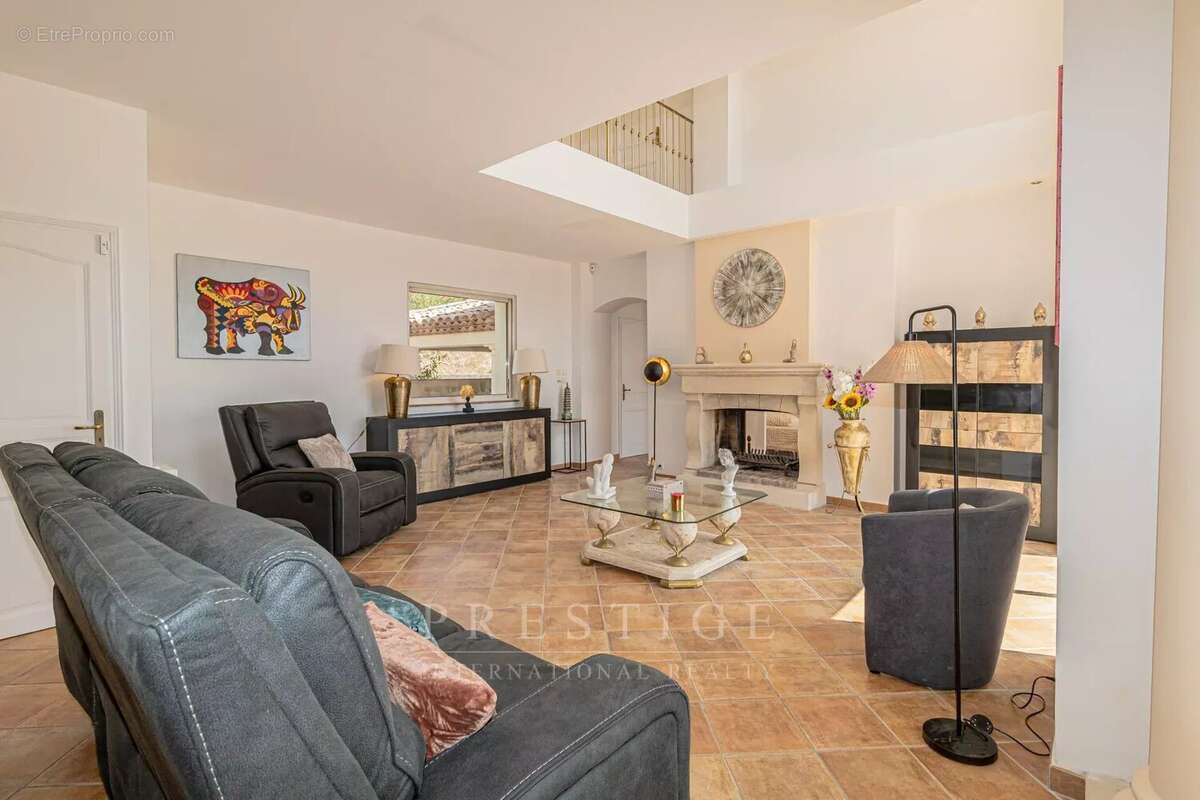 Chateauneuf de grasse, villa florentine 365m² garage, piscine, terrain 4000m² - photo 21