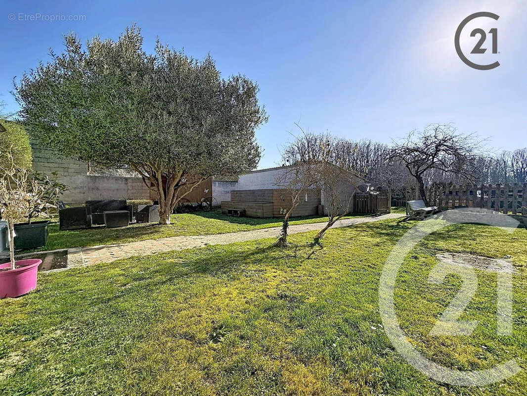 Maison à CHATENAY-SUR-SEINE