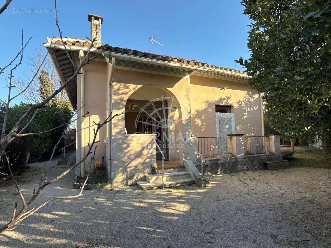 Maison à L'ISLE-SUR-LA-SORGUE