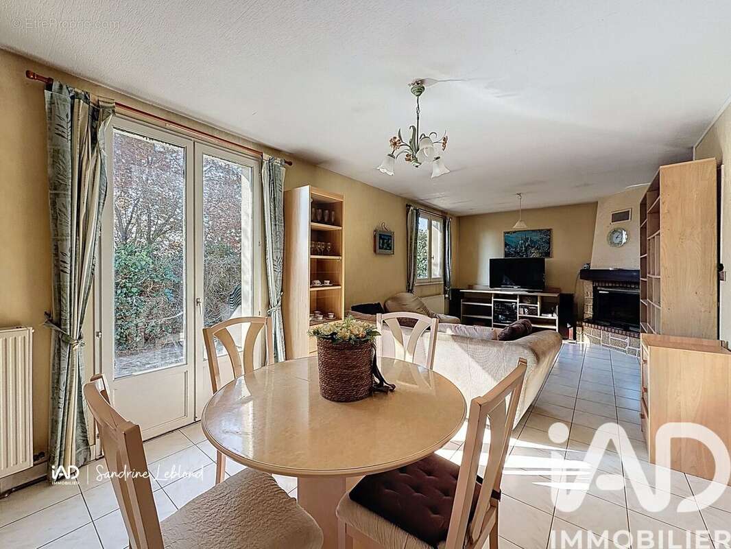 Photo 2 - Maison à CHERISY