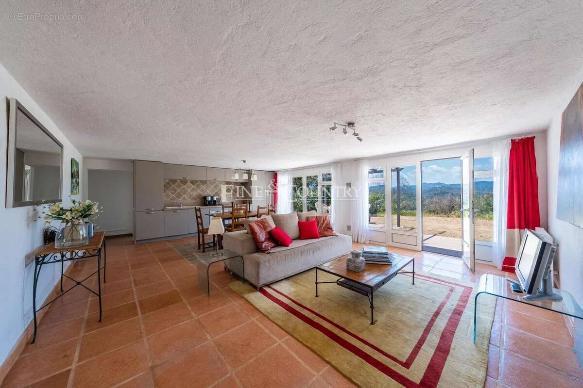 Maison à MANDELIEU-LA-NAPOULE