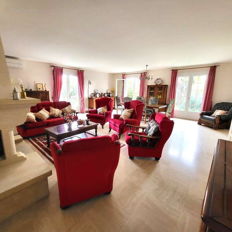 Maison à BELLEGARDE