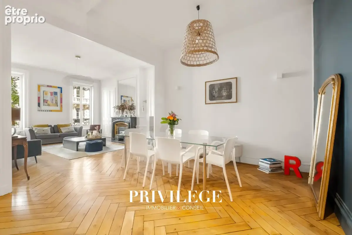 Appartement bourgeois de 110 m2   Lyon 3e, quartier Préfecture - photo 5