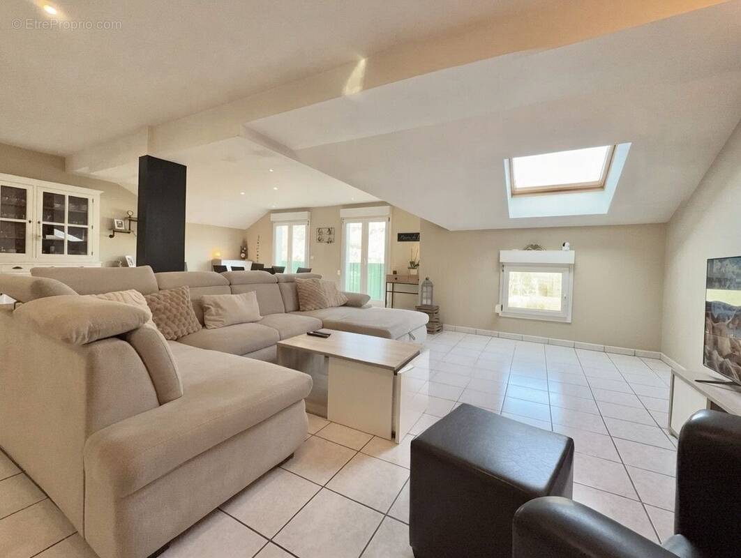 Appartement à ARS-SUR-MOSELLE