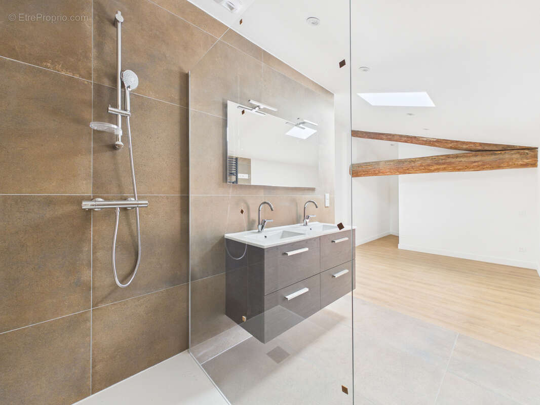 Appartement à BRIVES-CHARENSAC