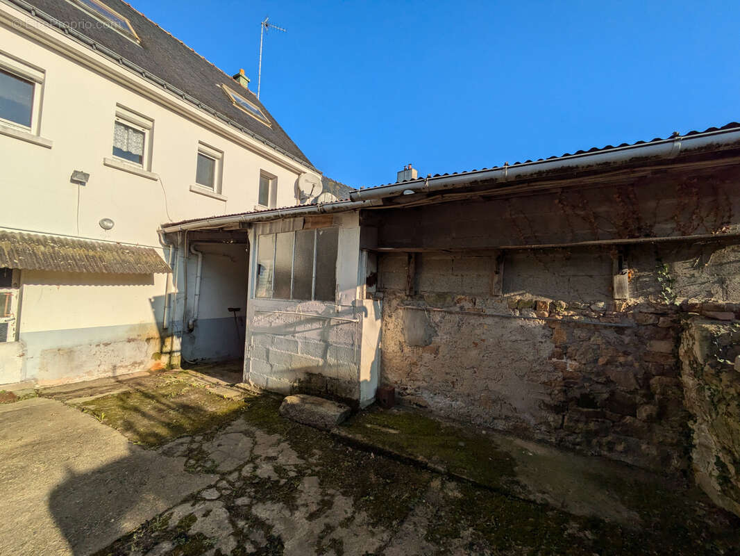 Maison à CLEGUER