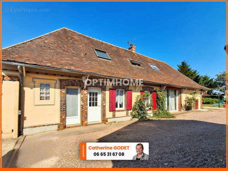 Maison à TREMBLAY-LES-VILLAGES