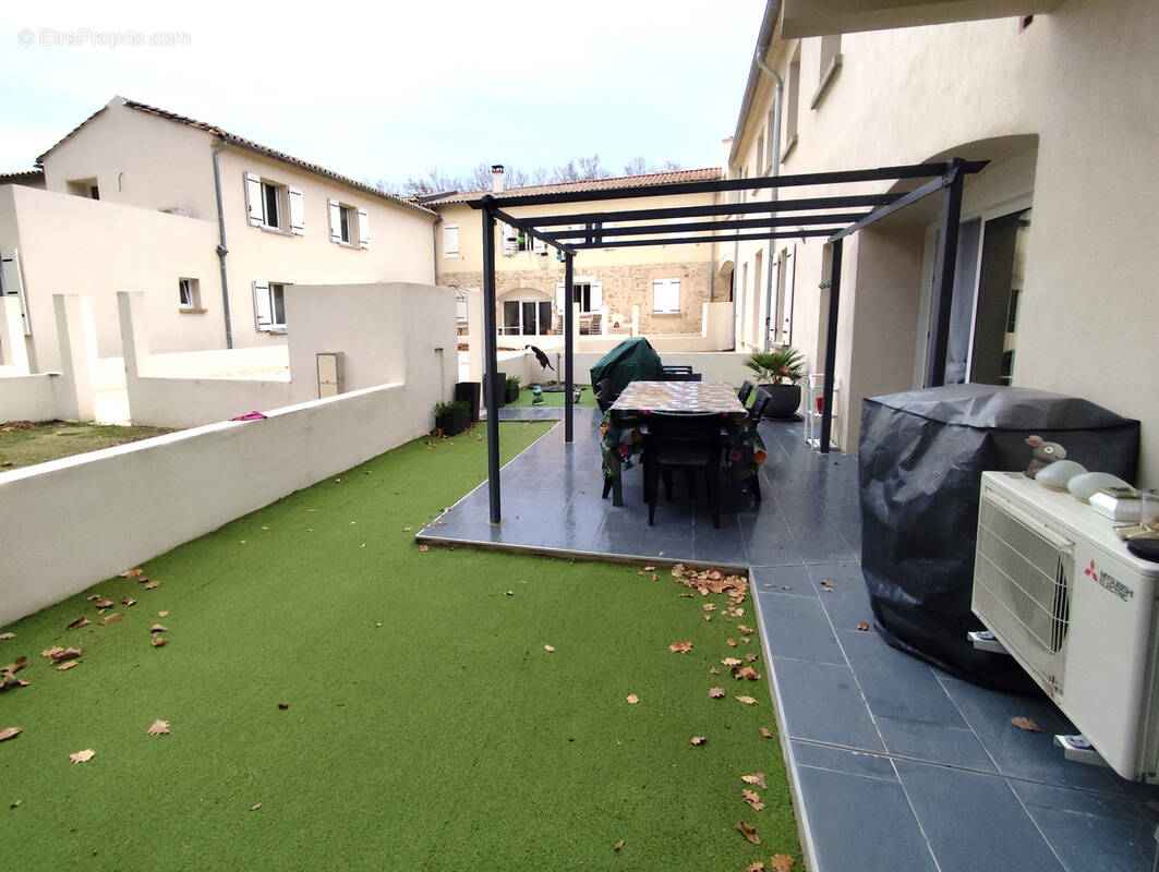 Appartement à JONQUIERES-SAINT-VINCENT