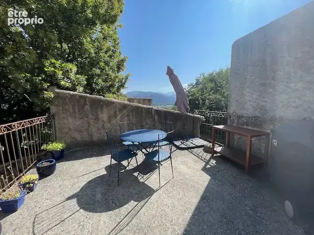Maison de village avec terrasse et stationnements - photo 2