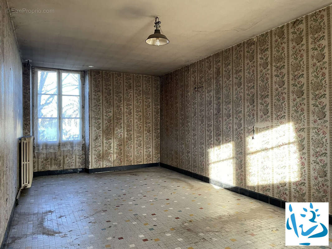 Maison à COURCERAULT