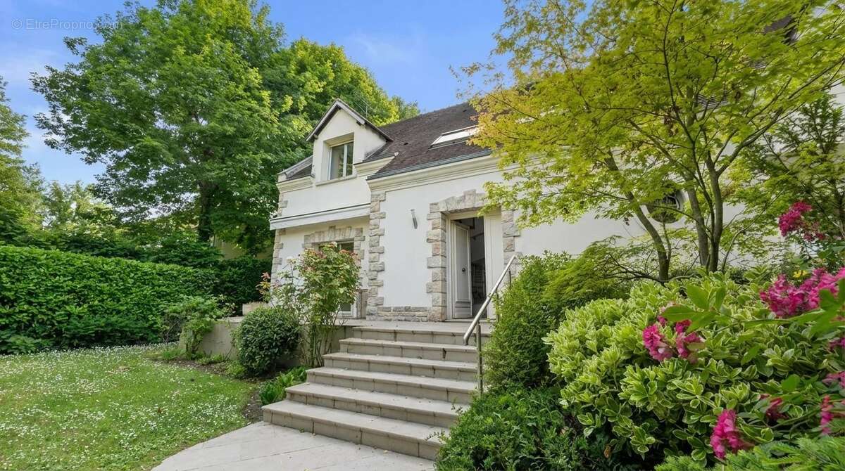 Maison à VAUCRESSON