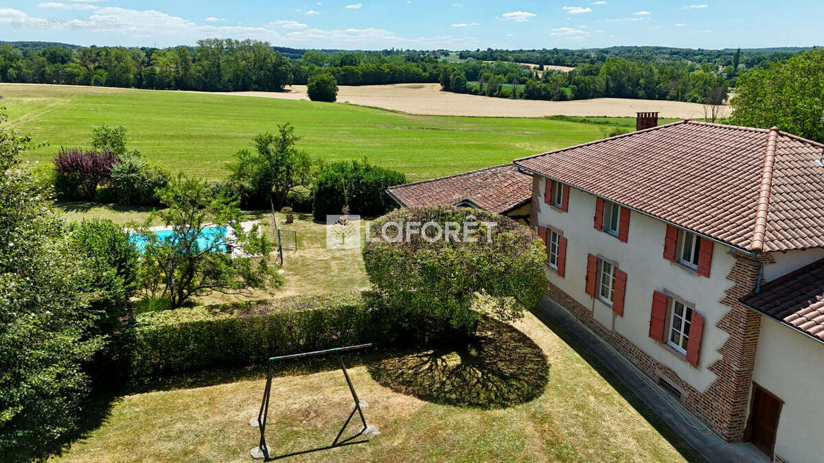Maison à vendre Saint Julien Sur Veyle 10 pièce(s) 268.03 m2 - photo 3