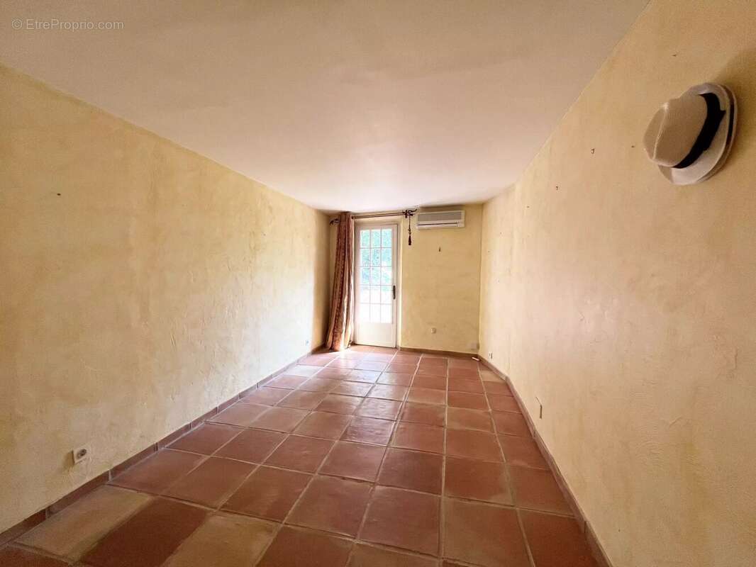 Appartement à COGOLIN