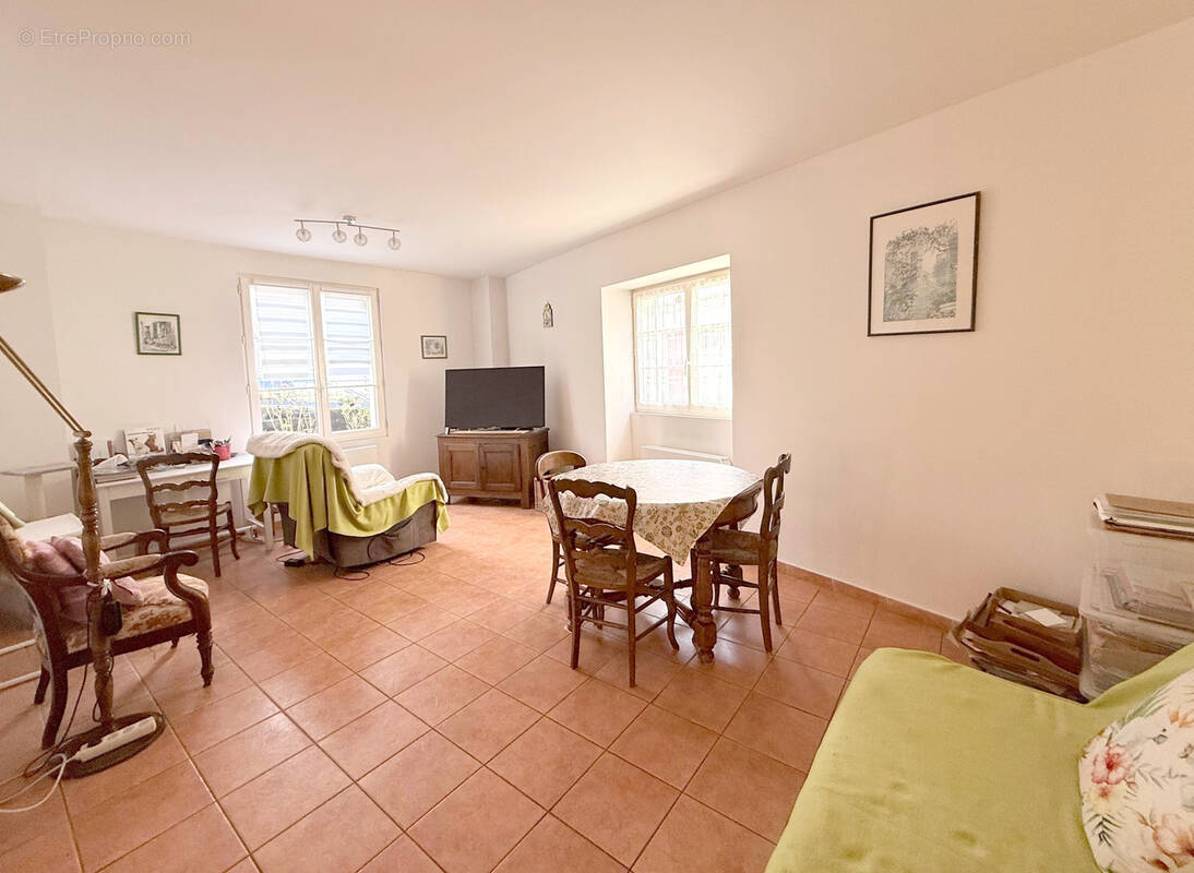Maison à HOUDAN