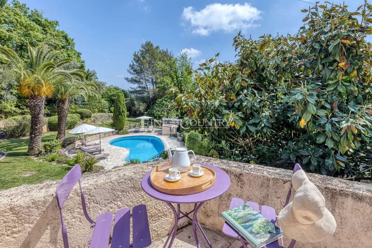 Maison à VALBONNE