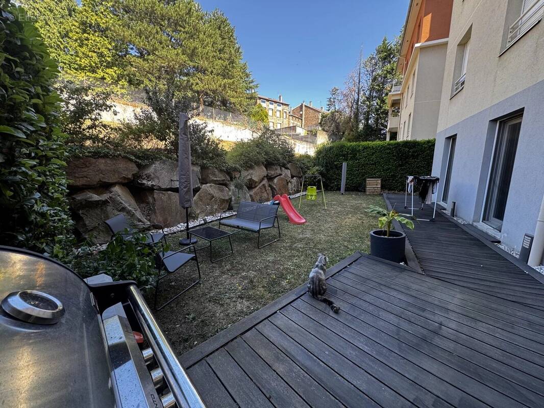 Appartement à SAINT-JEAN-BONNEFONDS