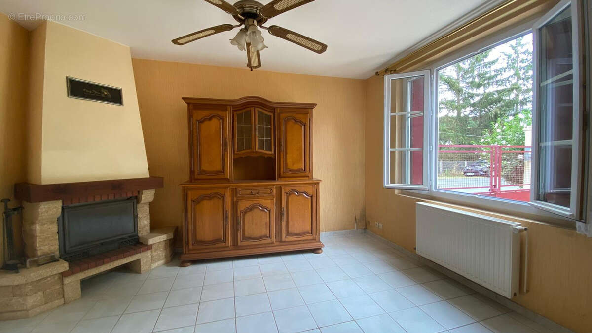 Maison 3 pièces avec grand jardin et dépendances - photo 4
