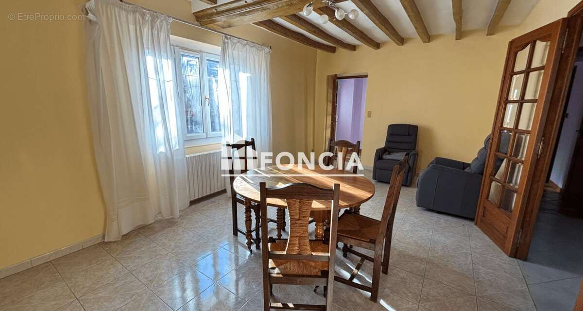 Maison à NEUVY-EN-CHAMPAGNE